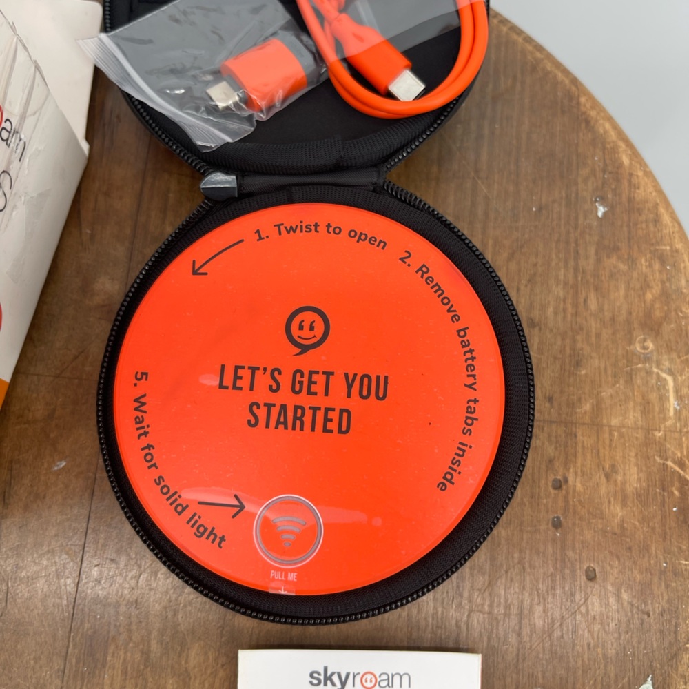 Skyroam Solis Global WiFi Hotspot with Travel Case - Picture 5 of 8